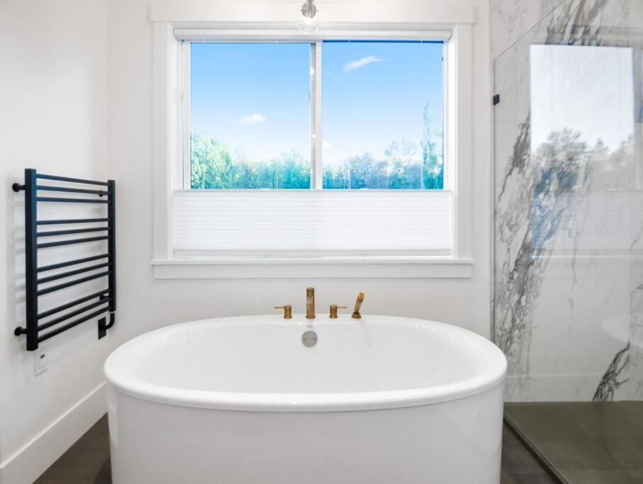 The Fernridge Estate: 5Bd Family Retreat! Langley Exterior foto